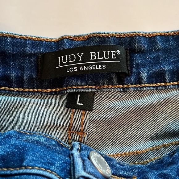 Judy Blue Cuffed High Rise Shorts Size L - Picture 9 of 16